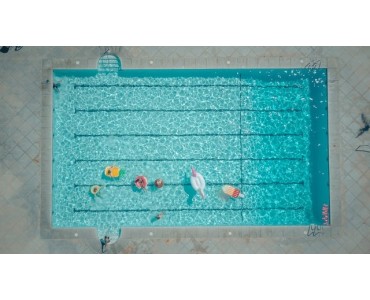 Pintura para piscinas: prepárate para el verano